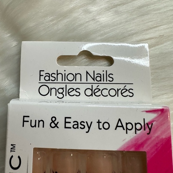 🩷5/$10 Sassy+Chic Fashion Nails with Pink and Black Bow Design - Picture 2 of 6